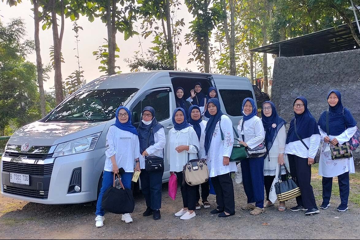 Sewa Toyota Hiace Bogor