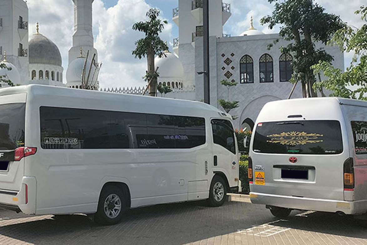 Sewa Hiace Karang Timur